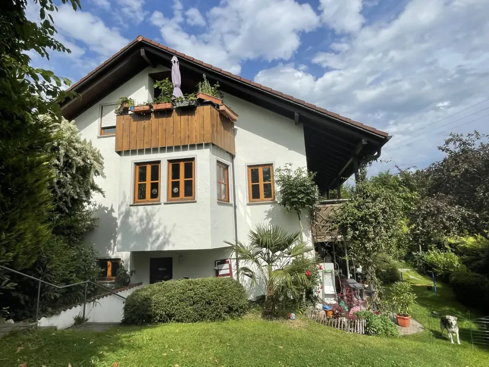3,5-Zi.-DG-Wohnung mit West-Balkon in ruhiger Ortsrandlage von Kressbronn am Bodensee