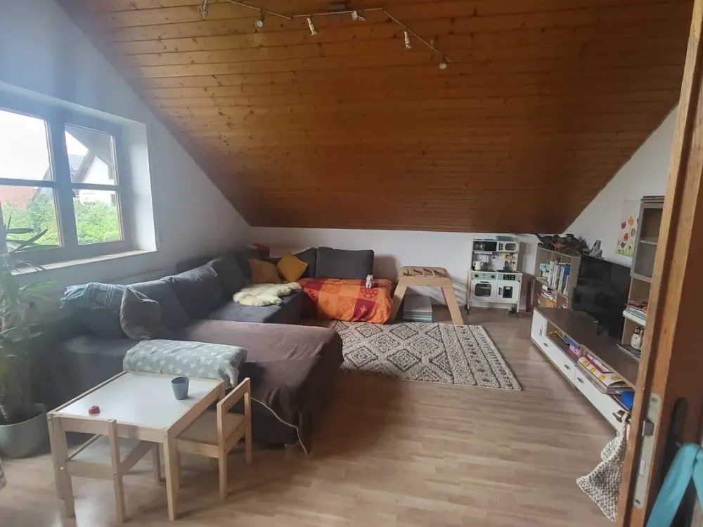 3,5-Zi.-DG-Wohnung mit West-Balkon in ruhiger Ortsrandlage von Kressbronn am Bodensee
