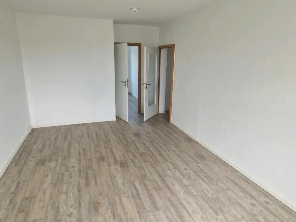 Bright 3-Room Apartment with Balcony & Evening Sun, 59 m² in Sömmerda