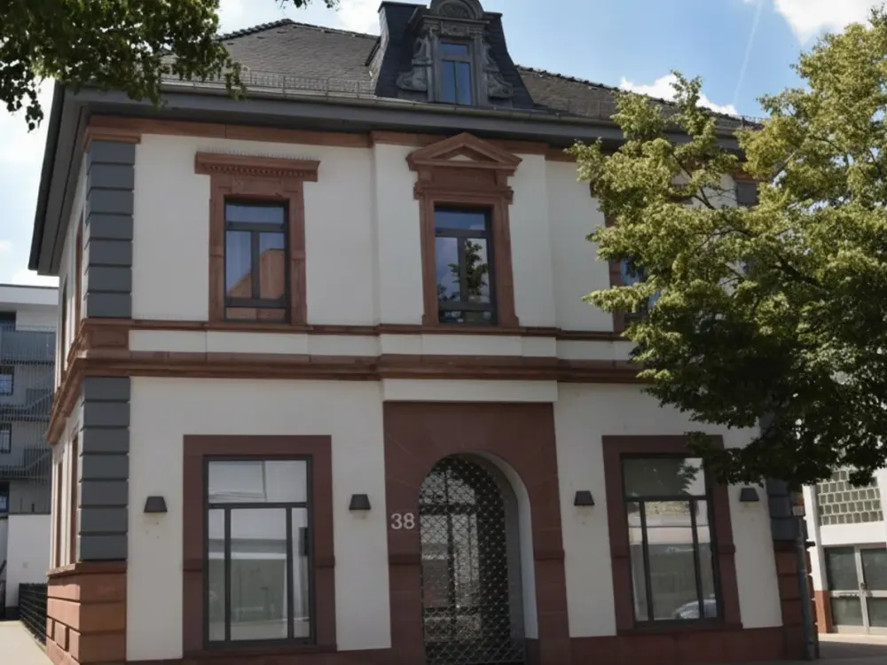 Stylish 2-Room Attic Apartment with Loft Character in Central Location of Dreieich-Sprendlingen