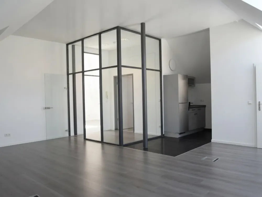 Stylish 2-Room Attic Apartment with Loft Character in Central Location of Dreieich-Sprendlingen
