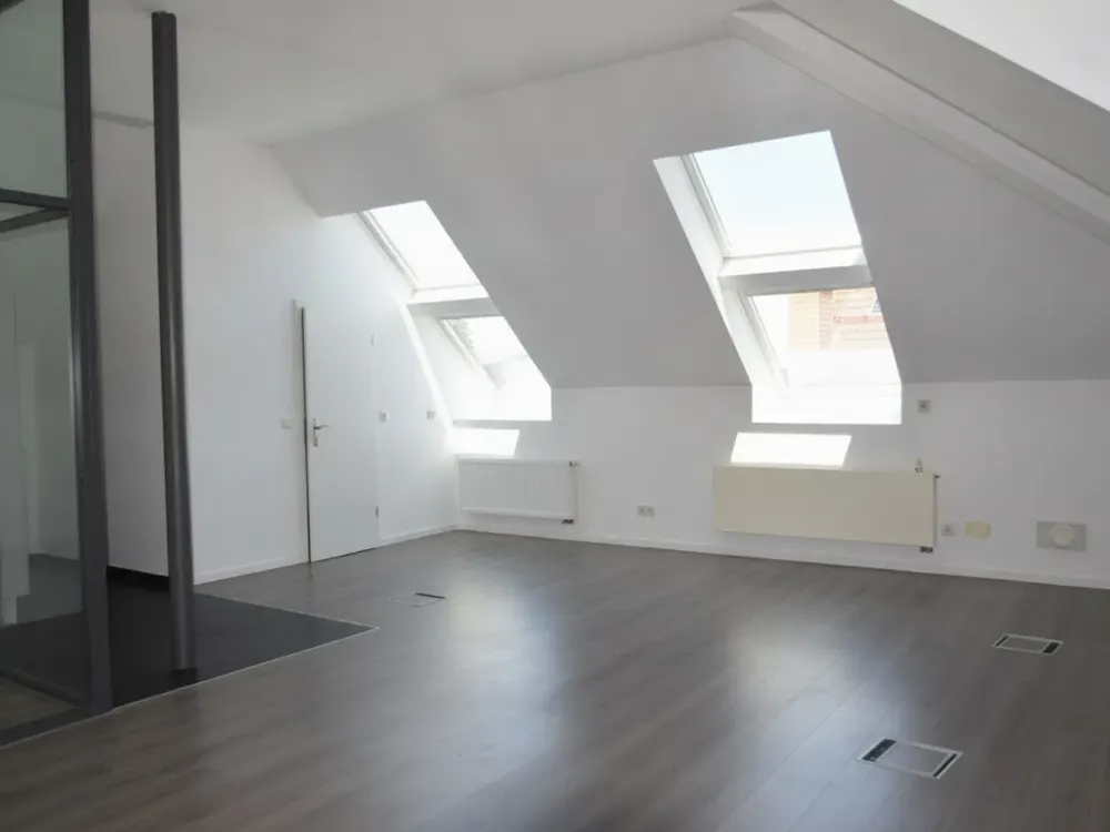 Stylish 2-Room Attic Apartment with Loft Character in Central Location of Dreieich-Sprendlingen