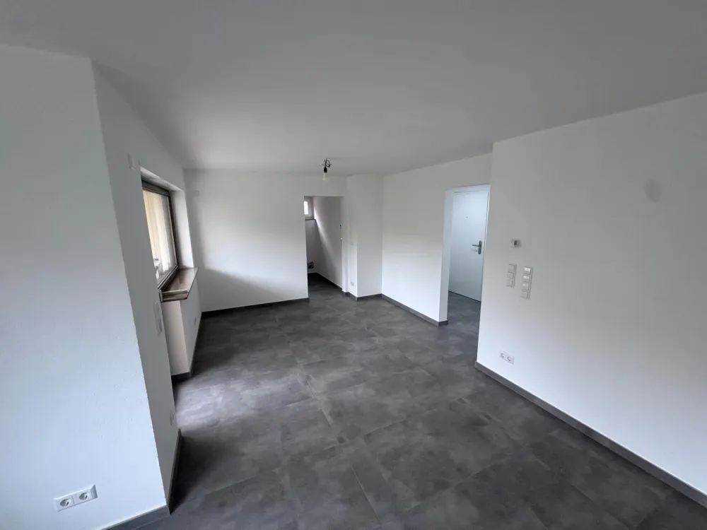 Kernsaniert Moderne 2,5-Zimmer-UG-Wohnung in Leonberg
