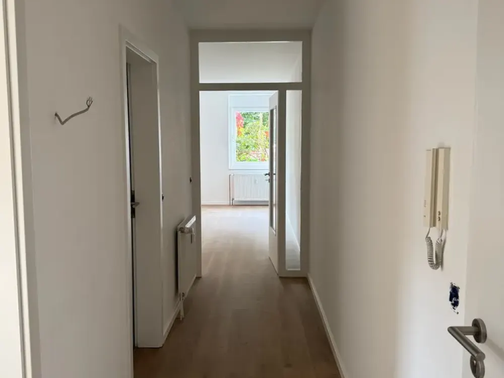 Upscale Quiet 2-Room Apartment with Spacious Terrace after Core Renovation in 2025