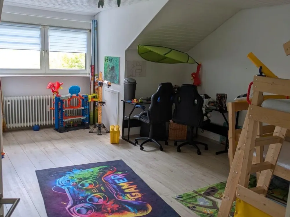 110 m² Dachgeschosswohnung, 4 Zi, Neu-Anspach, S5-Anbindung