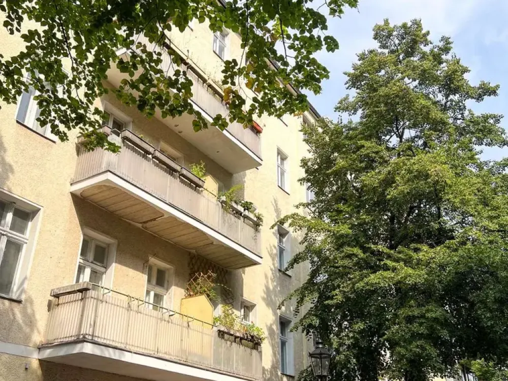 Modernisierte 4 Zimmer Altbauwohnung mit EBK am Schloss Charlottenburg
