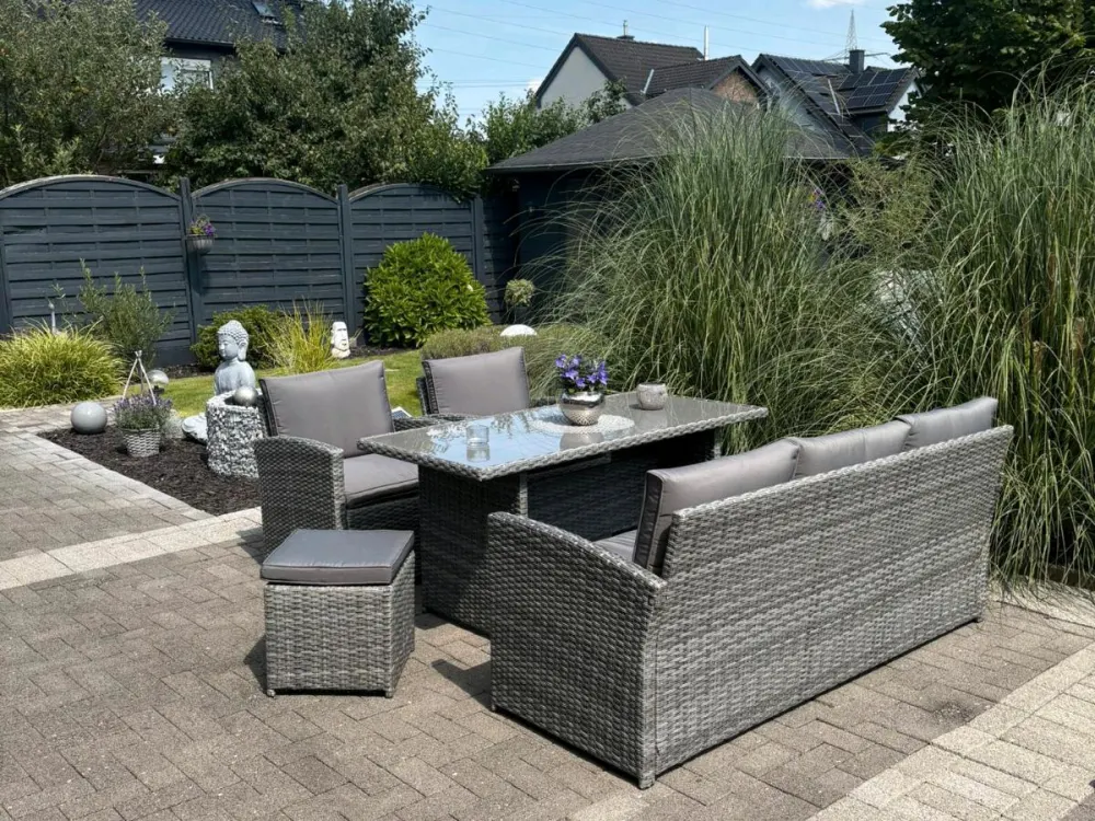 Charmantes Hinterhaus mit Garten und Stellplatz auf Zeit