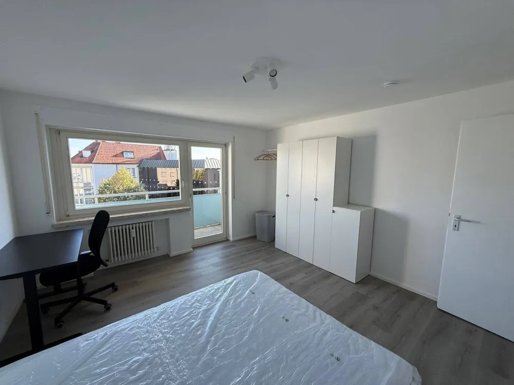 2 möblierte WG-Zimmer mit eigenen Balkonen in heller 2‐Zimmer‐Wohnung, zentral, mit Aufzug, all-in, Friedrichshafen
