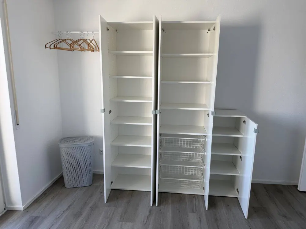 2 möblierte WG-Zimmer mit eigenen Balkonen in heller 2‐Zimmer‐Wohnung, zentral, mit Aufzug, all-in, Friedrichshafen