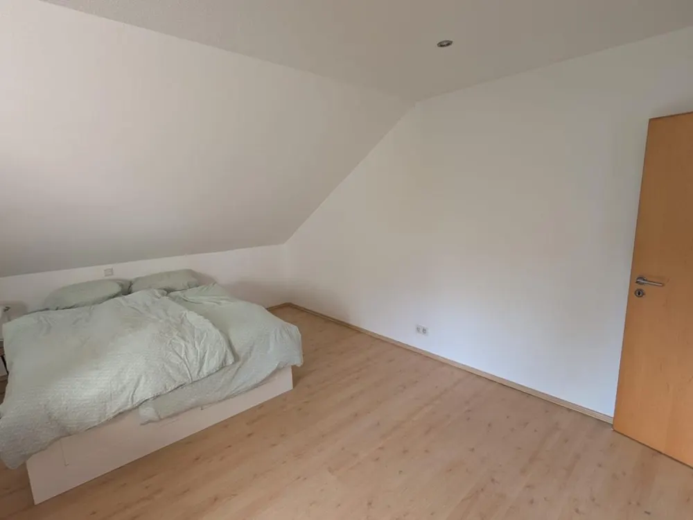 Vermieter eine wunderschöne, elegante Dachgeschosswohnung