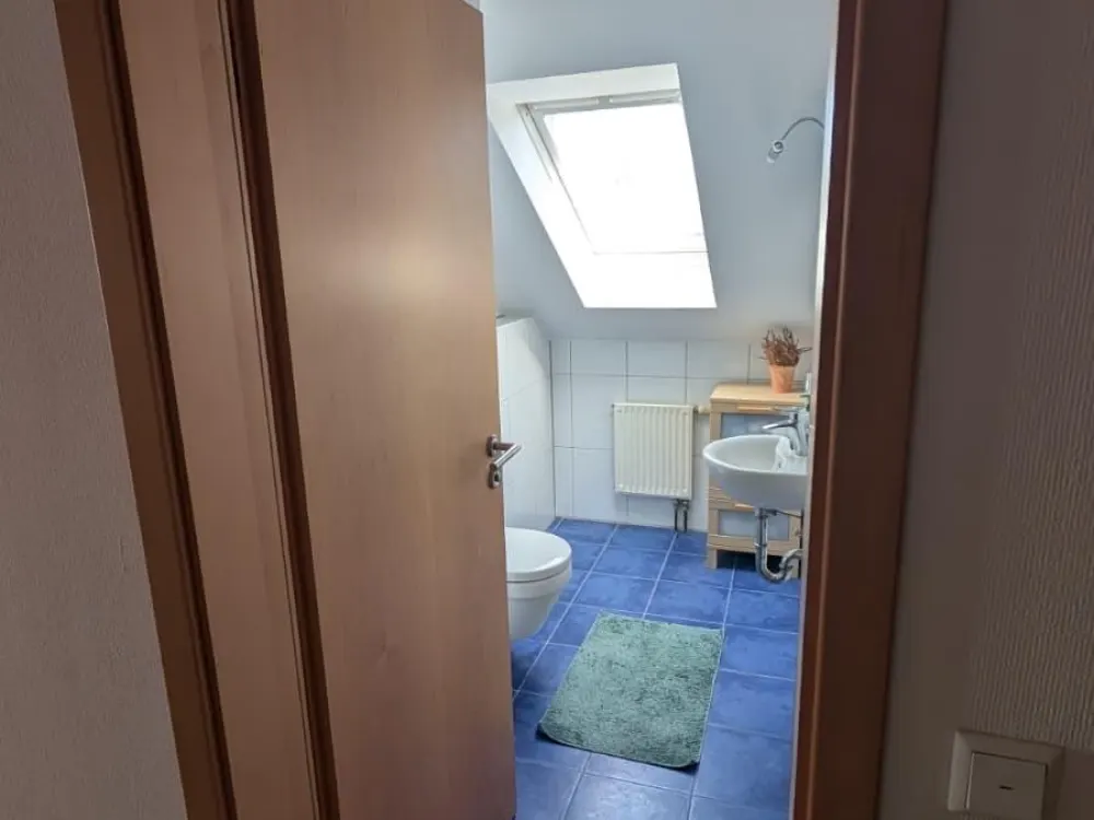 Vermieter eine wunderschöne, elegante Dachgeschosswohnung