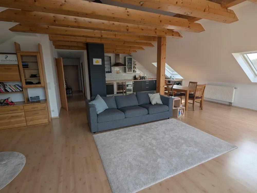 Vermieter eine wunderschöne, elegante Dachgeschosswohnung