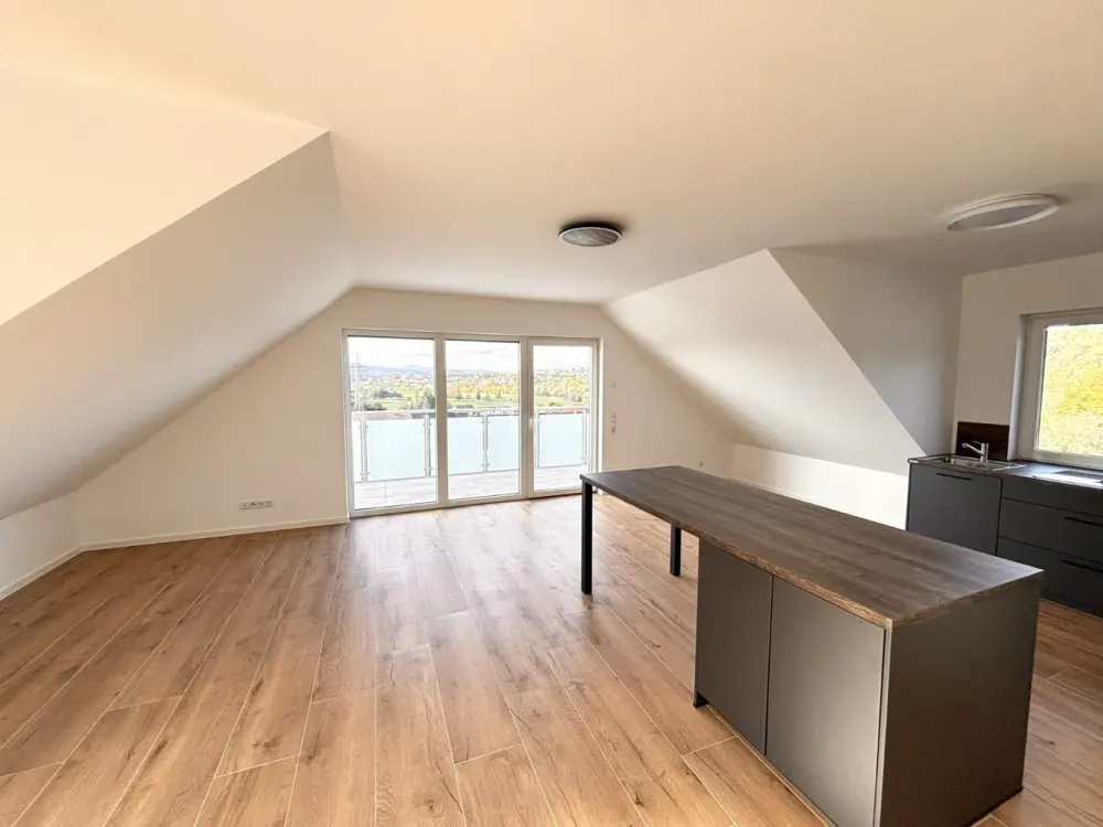 Wohnen mit Weitblick: Moderne 2 ZKB mit EBK & Balkon in Toplage!