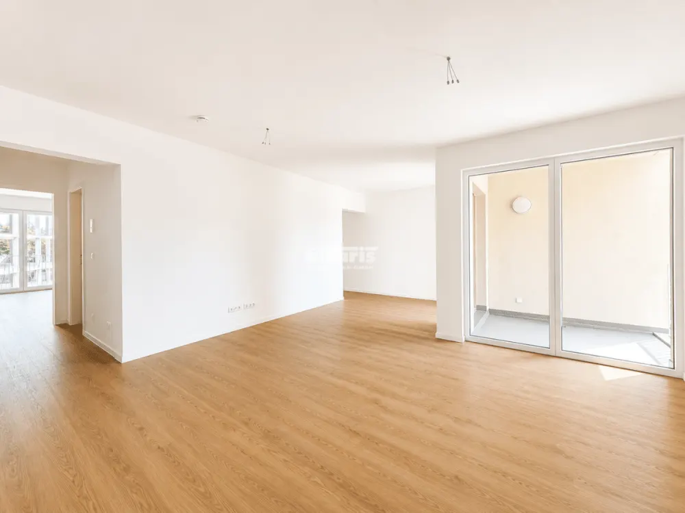 antaris Immobilien GmbH ** 3-Room Apartment at Steigereck - Spacious Living with Two Bathrooms **