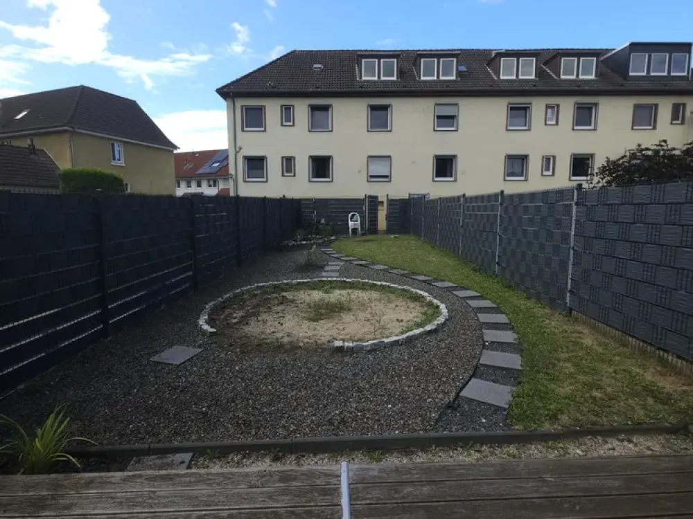 Wohnung mit 120 m2 eigenem Garten und Klimaanlage