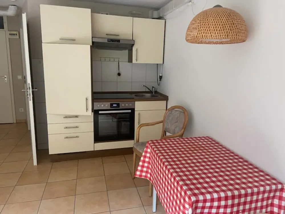1 Zimmer Apartment in Reinbek, Souterrain, f. Wochenendfahrer, Monteure