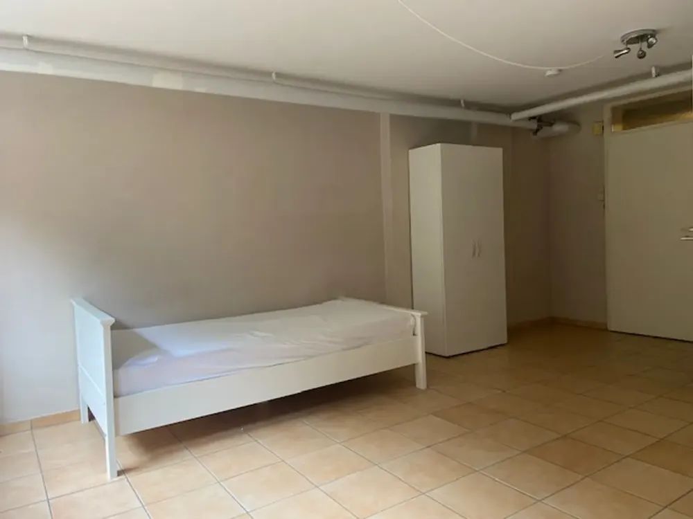 1 Zimmer Apartment in Reinbek, Souterrain, f. Wochenendfahrer, Monteure