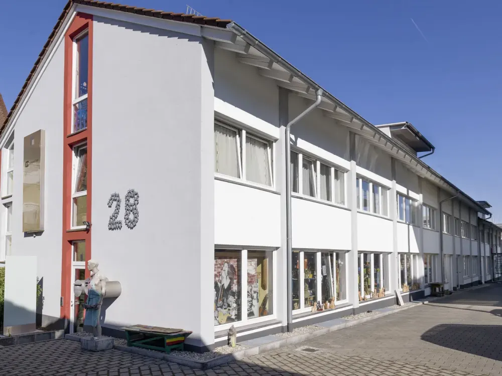 5 1/2 Zimmer Dachgeschosswohnung mit großzügiger Loggia - PROVISIONSFREI - geeignet für WG