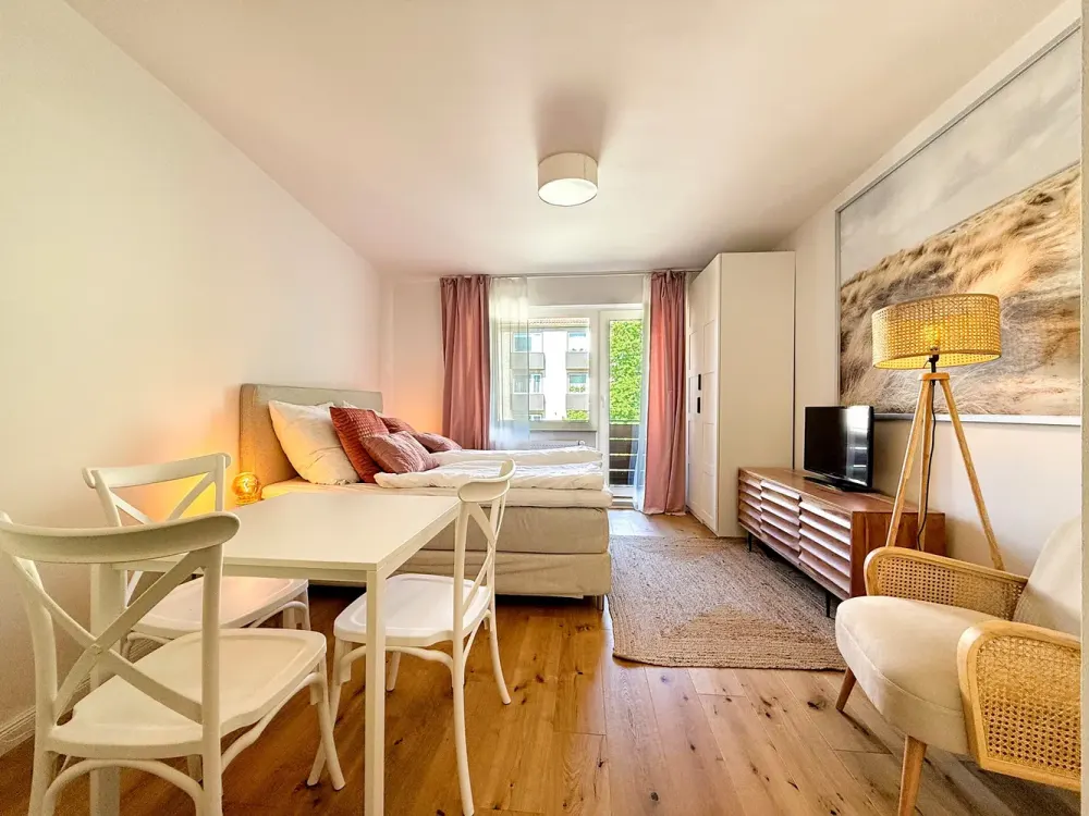 Sofort wohlfühlen: Möbliertes Apartment mit Balkon ins Grüne, Alte Neustadt, nahe Schlachte