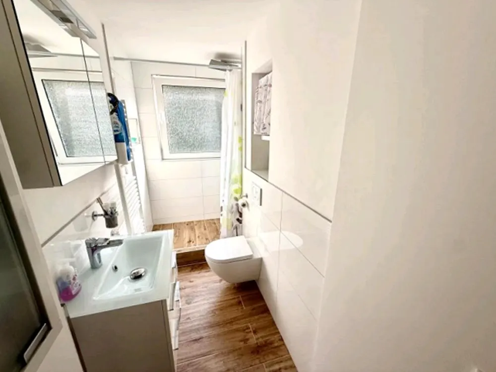 2-Zimmer-Wohnung mit Balkon & Einbauküche
