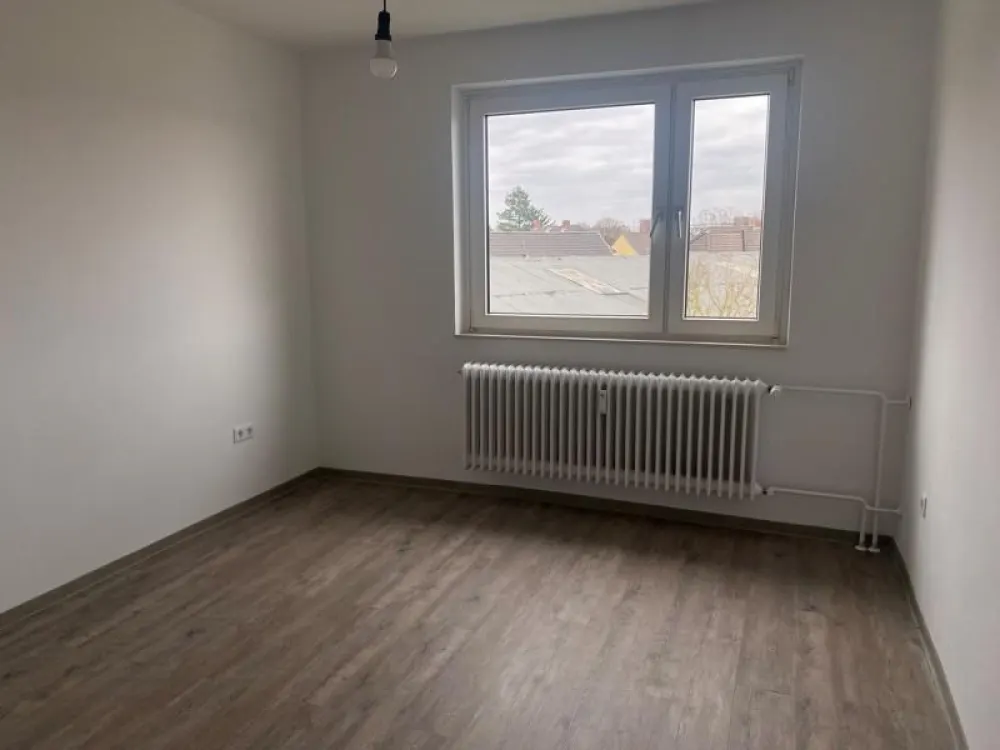 Renovierte 4-Zimmer-Wohnung mit Balkon