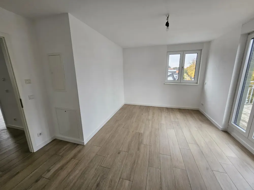 Bes. Sonntag 13.9. um 19 Uhr Dachwohnung/Penthouse mit 2 DG-Terrassen, Einbauküche
