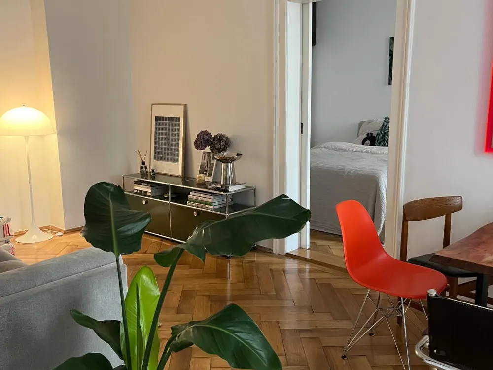Schöne 2-Zimmer-Erdgeschosswohnung im ruhigen Hinterhof eines gepflegten Denkmalanwesens in Haidhausen