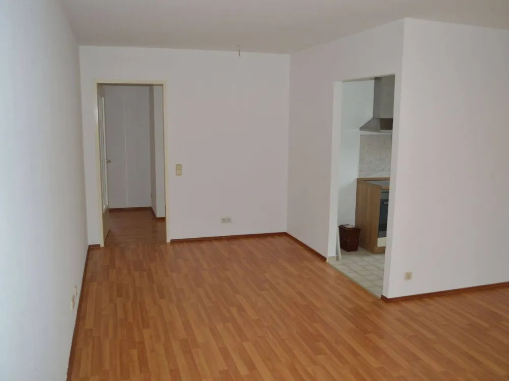 3 Zimmer Wohnung mit Balkon und Pkw Stellplatz