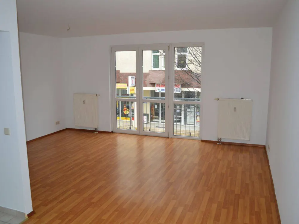 3 Zimmer Wohnung mit Balkon und Pkw Stellplatz
