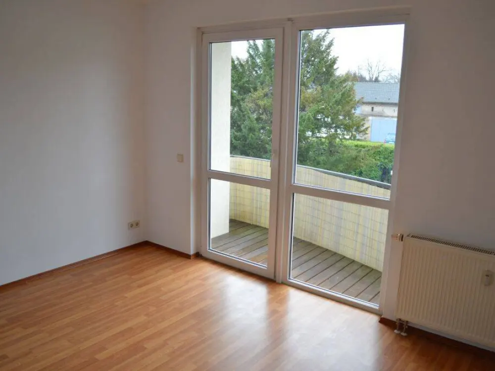 3 Zimmer Wohnung mit Balkon und Pkw Stellplatz