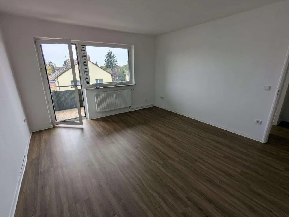 Neu renovierte 3-Zimmer Wohnung mit Balkon