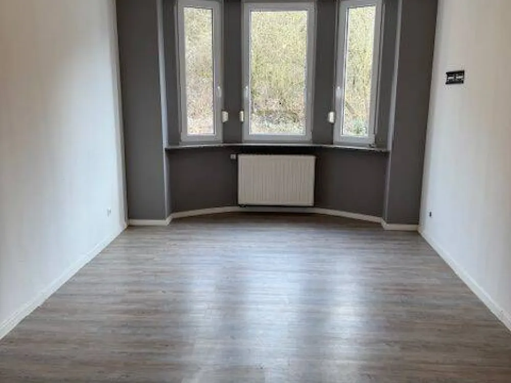 Sbr.-Rußhütte * schicke 3 ZKB * hohe Decken * EKB * modernes Bad * Balkon