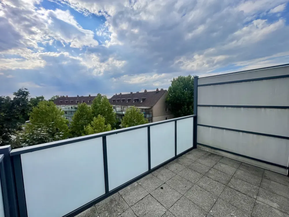 4-Zimmer-Wohnung mit Balkon