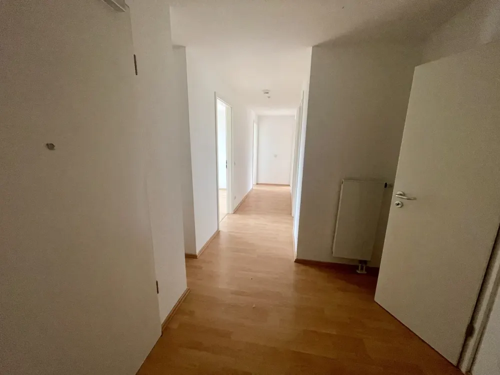 4-Zimmer-Wohnung mit Balkon
