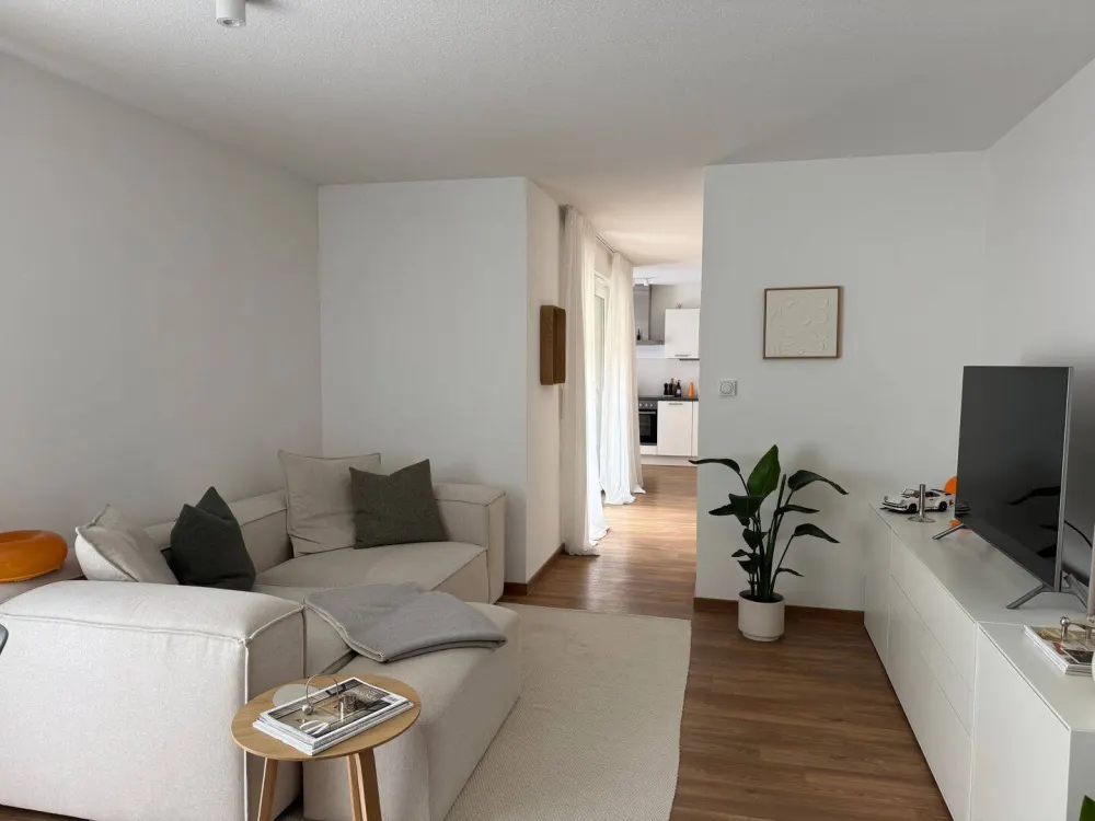 Zentrale2-Zimmer Wohnung mit Loggia inkl. Küche