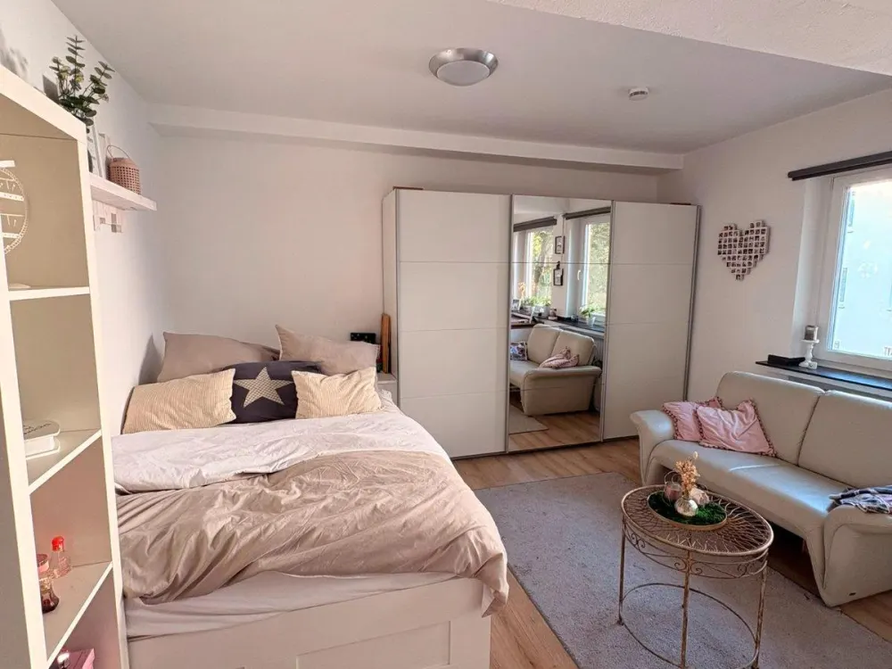 Schöne 3er WG Wohnung 86m² mit Einbauküche in der Leibnizstraße
