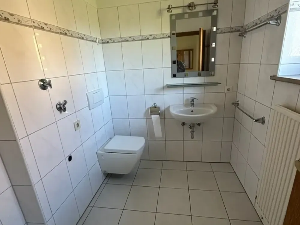 Ruhige 1,5-Zimmer-Erdgeschosswohnung mit Balkon in Starnberg