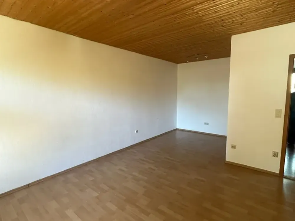 Ruhige 1,5-Zimmer-Erdgeschosswohnung mit Balkon in Starnberg