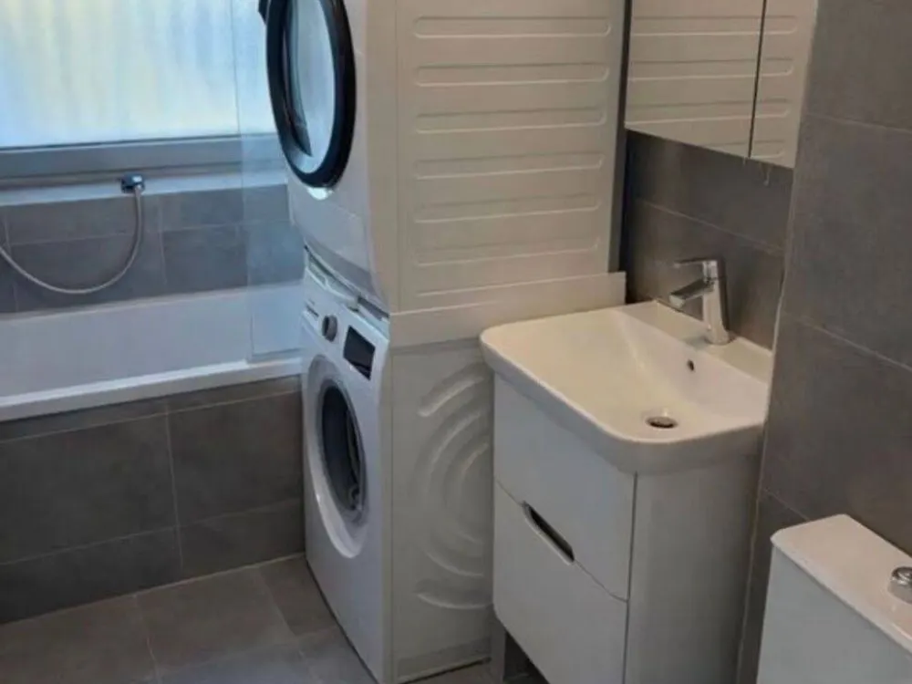 Moderne 3 Zimmer Wohnung mit Ballon in Siemensstadt