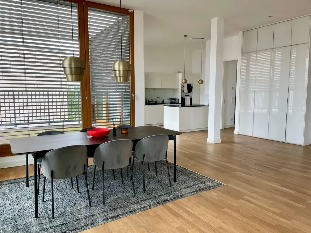 Exklusive Dachgeschosswohnung mit Terrasse in begehrter City-West-Lage