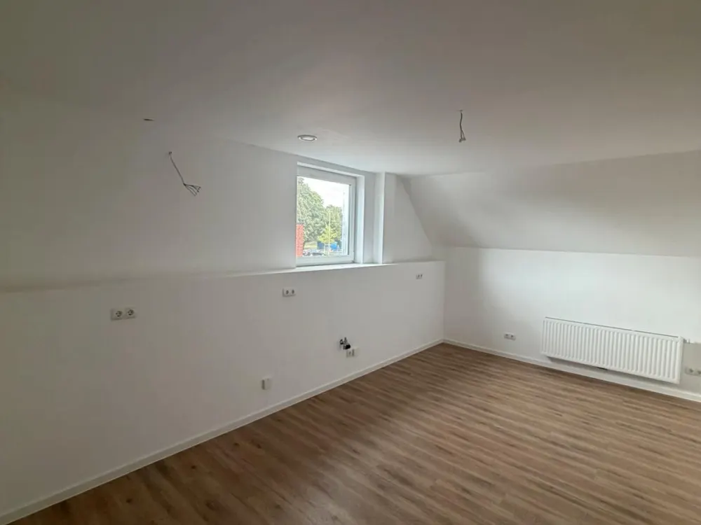 Erstbezug nach Sanierung: 4 Zimmer Wohnung
