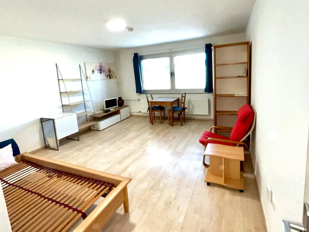 Stand 11.09.26 : Möbliertes Apartment / Wohnung in Köln-Riehl