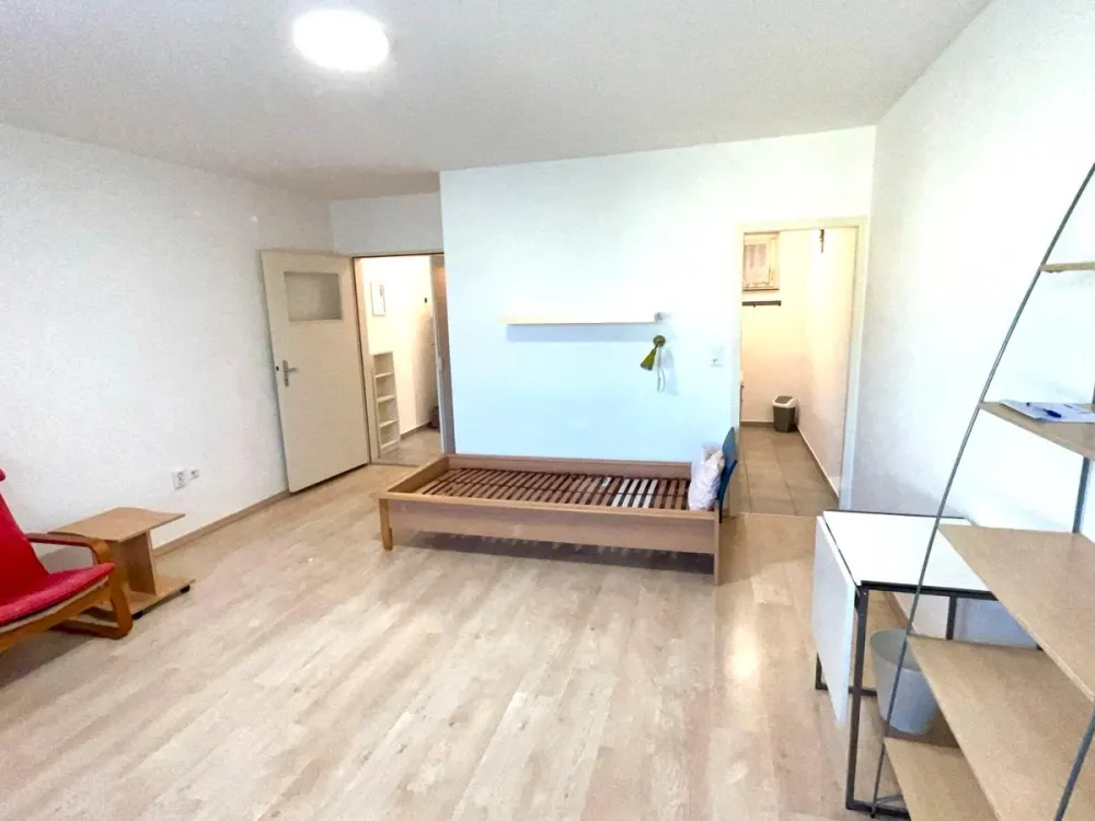 Stand 11.09.26 : Möbliertes Apartment / Wohnung in Köln-Riehl