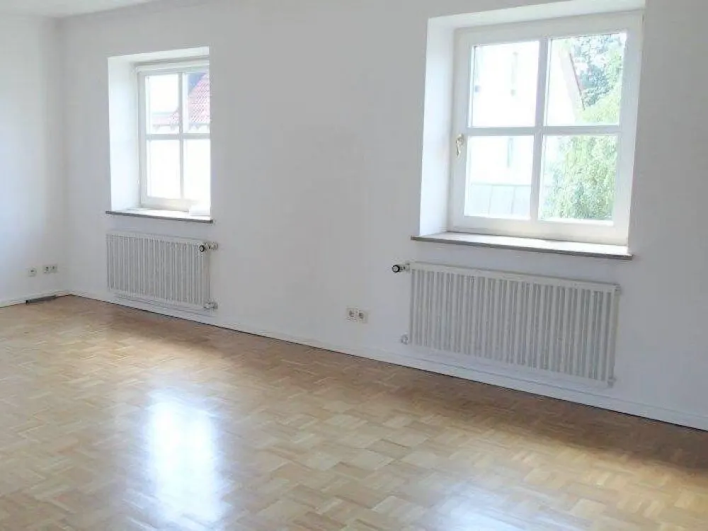 Gepflegte 4-Zimmer-Erdgeschoss-Wohnung mit Terrasse in Schwabing-West