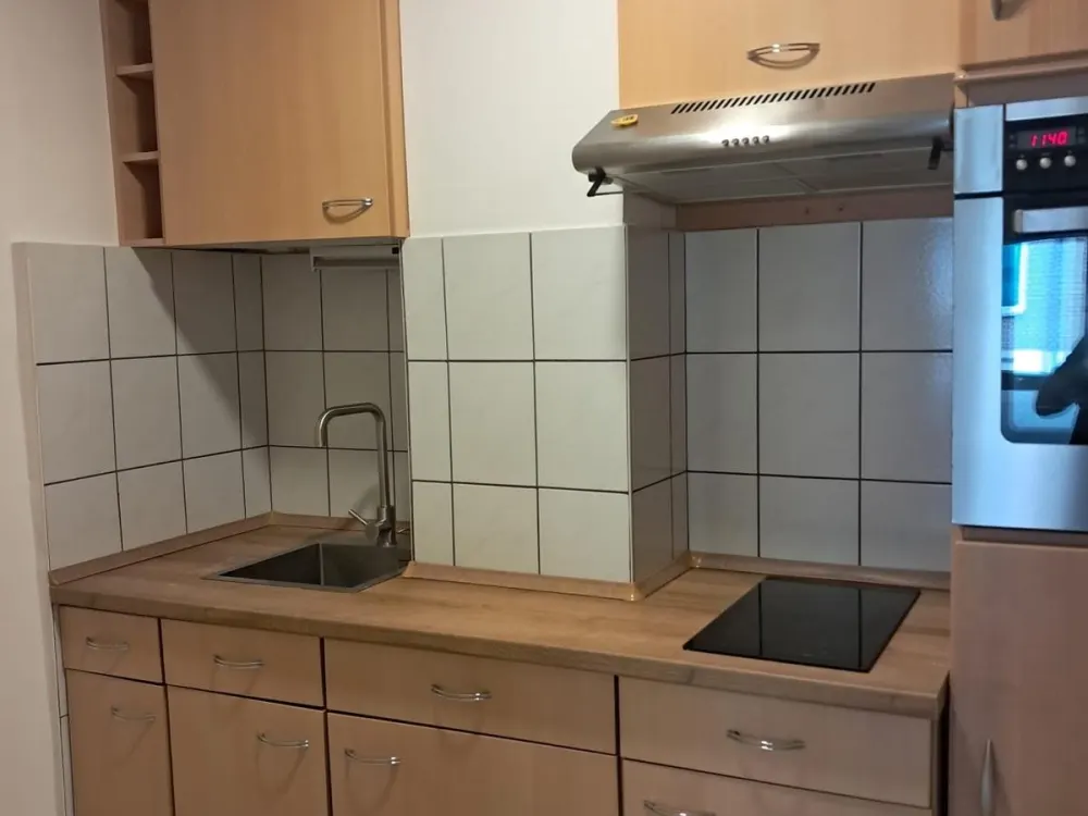 2-Zimmer Wohnung mit Balkon nur an Student