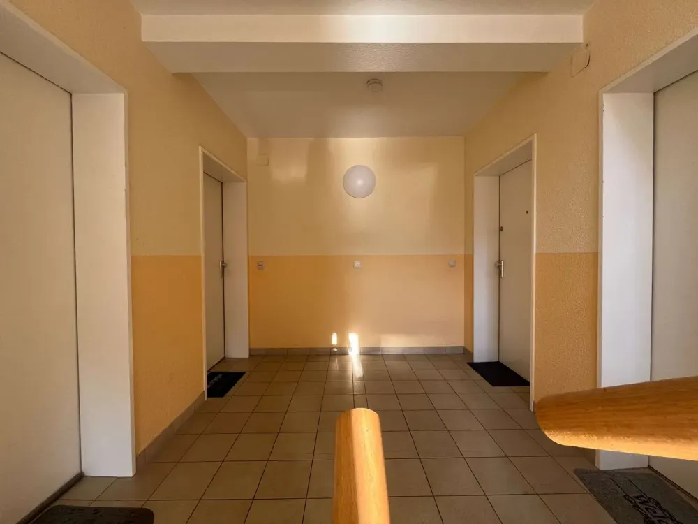 Großziethen | Helle Maisonette-Wohnung mit offener Galerie