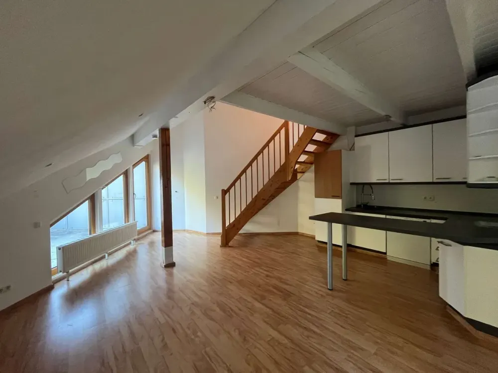 Großziethen | Helle Maisonette-Wohnung mit offener Galerie