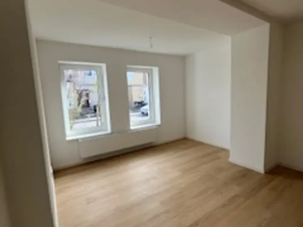 Attractive 2-Room Apartment in Garbsen, Direct Contact: 0511-2800677