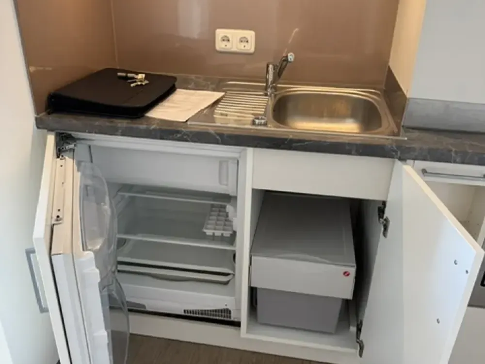 Teilmöbliertes Mini-Appartement für eine Person