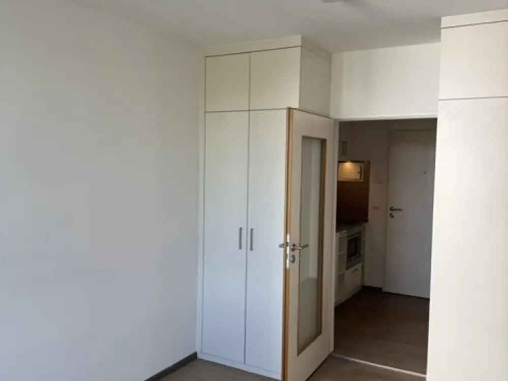 Teilmöbliertes Mini-Appartement für eine Person